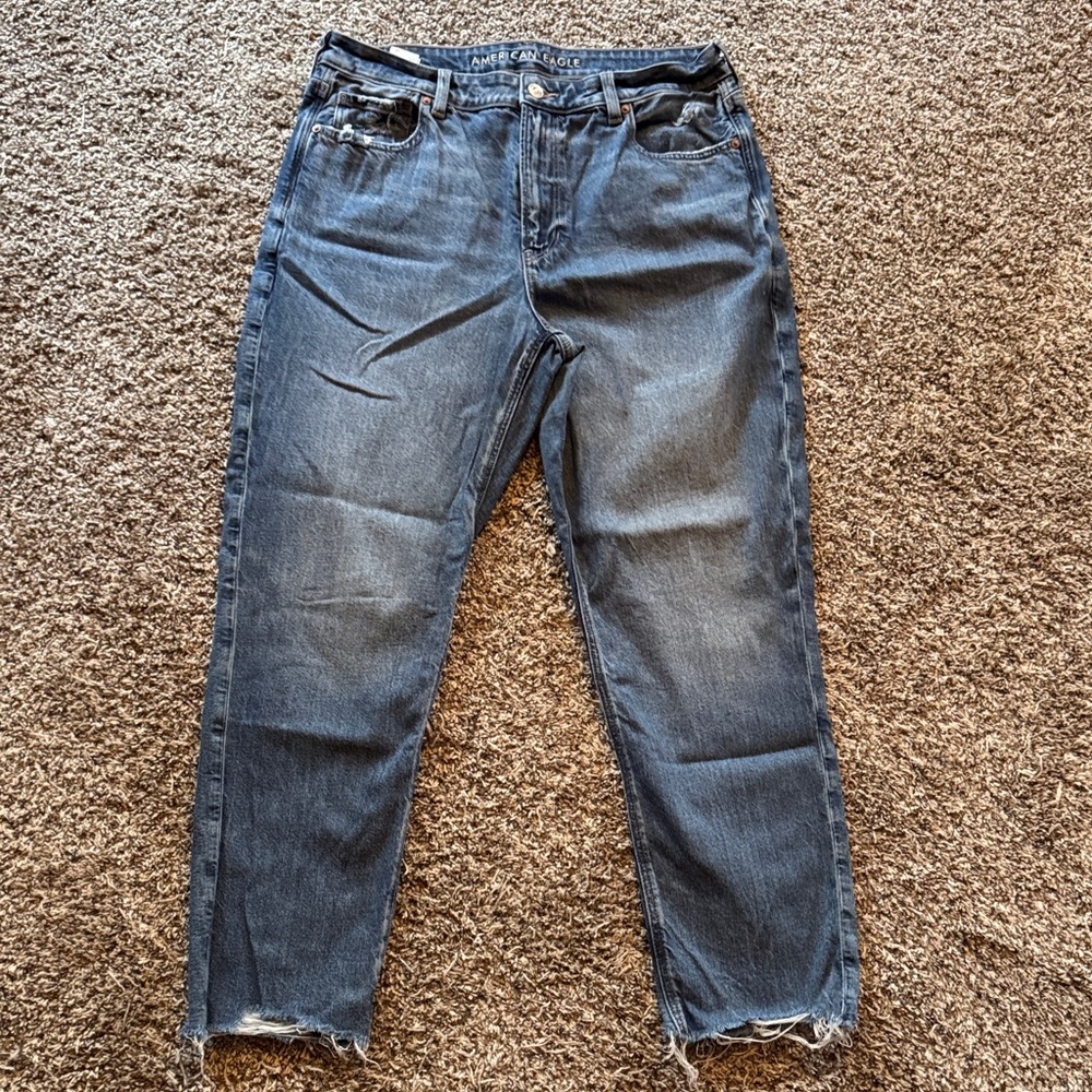 American Eagle Outfitters Women’s Mom Jeans